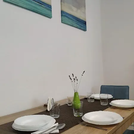 Apartment Veronika 1 - 5 Vendeg *